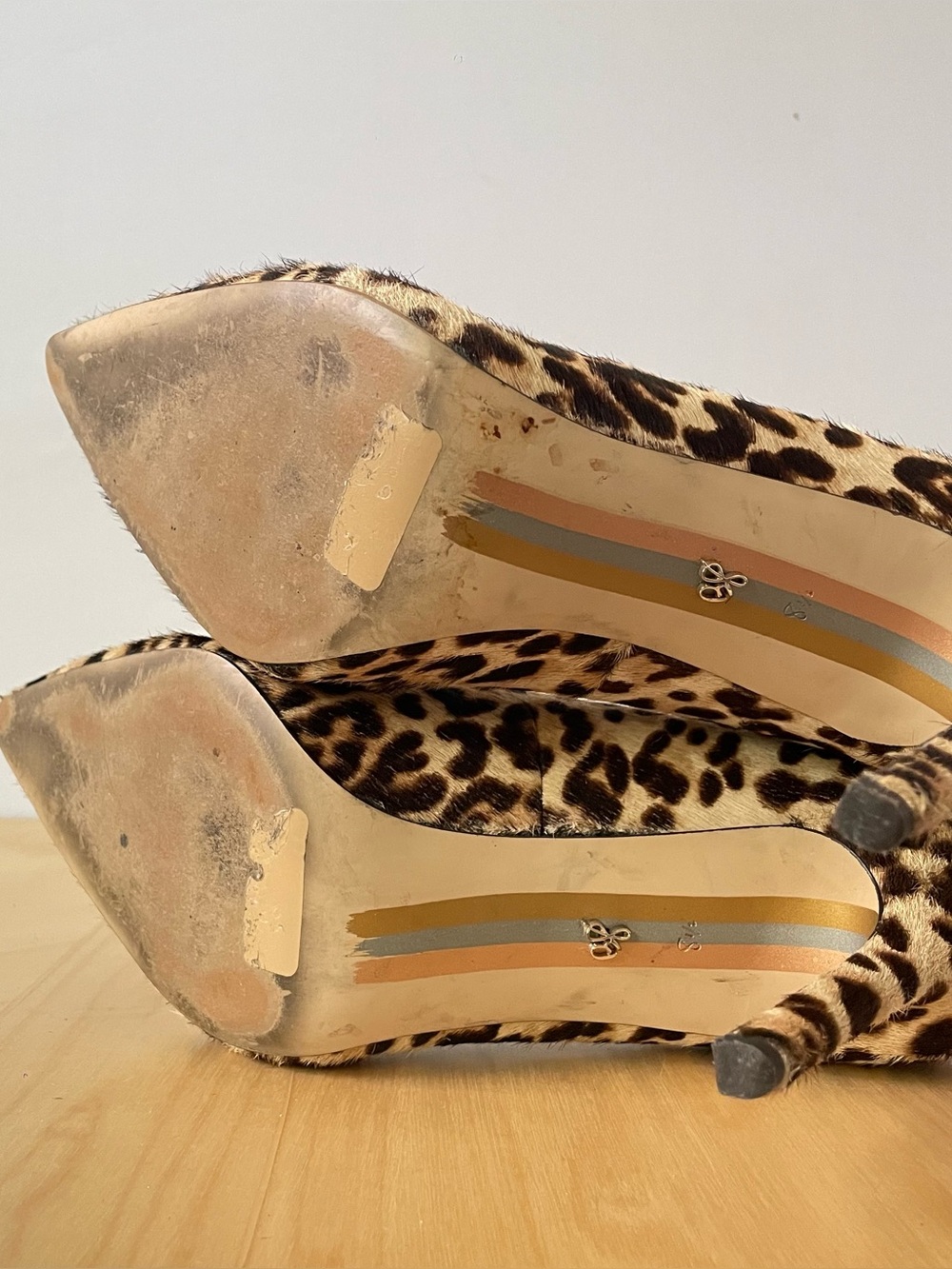 Sam Edelman pointed-toe leopard print pumps | US 8.5 - Picture 7 of 8